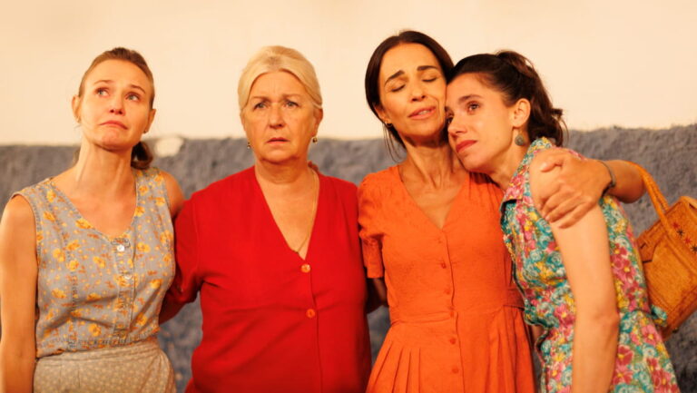 Imagen del capítulo 1 de 'A la deriva'