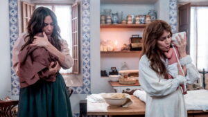 Carlota Baró y Verónica Sánchez en 'Las hijas de la criada'